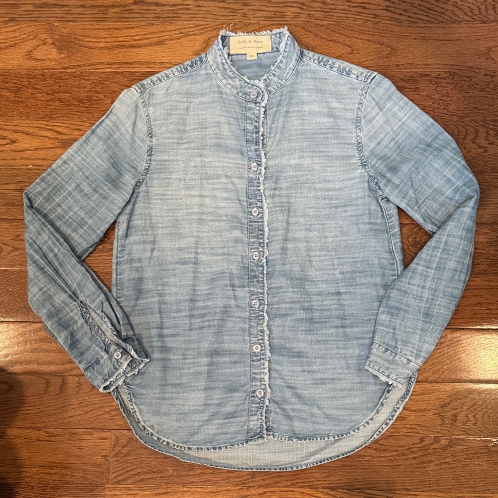 cloth & stone chambray button down shirt - XS